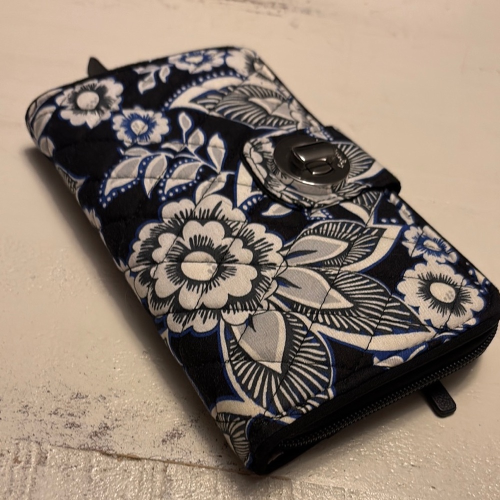 Vera Bradley wallet